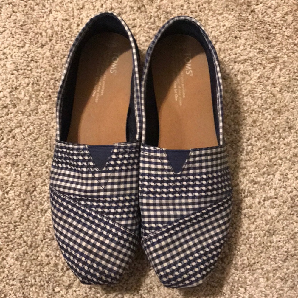 Super Cute Toms size 10. Navy/white gingham.